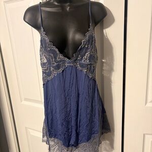 La SENZA Midnight Blue Lace Chemise
